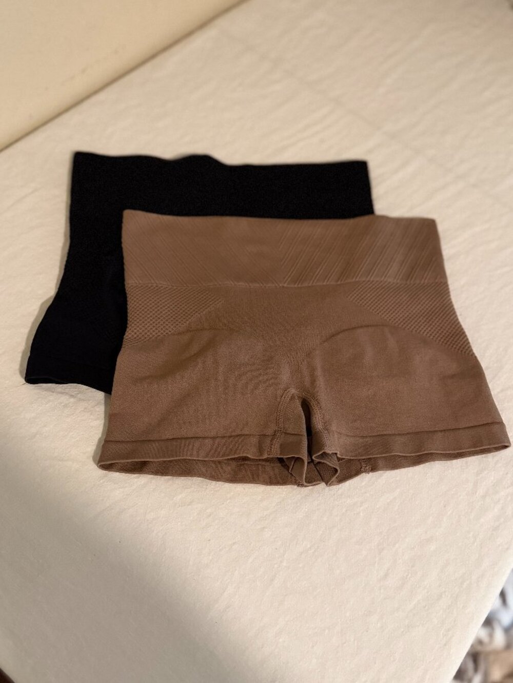 NWOT Bundle 2 Under Where? Women's Seamless Boy Shorts Shapewear Panties Size M